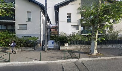 LHB Nettoyage Professionnel - Bureaux, Commerces, Bâtiments, Service de Nettoyage à Aix-les-Bains