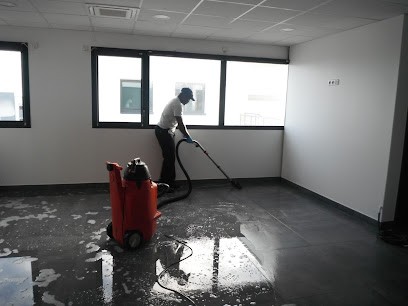 AMIDOU | Nettoyage Après Travaux, Nettoyage De La Vitrerie, Nettoyage Extérieur, Service de Nettoyage à Changé
