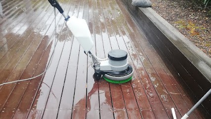 LH P 33, Service de Nettoyage à Lège-Cap-Ferret