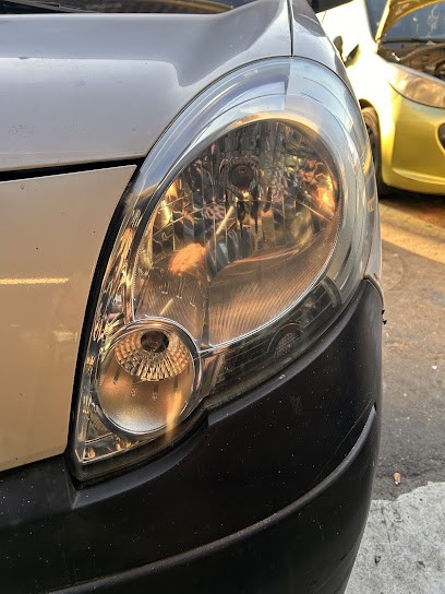 Nahro Auto Nettoyage, Service de Nettoyage à Décines-Charpieu