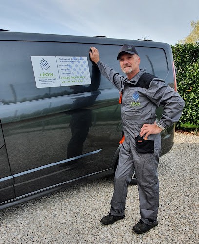 Léon : Nettoyage de panneaux solaires en Franche-Comté, Service de Nettoyage à Roulans