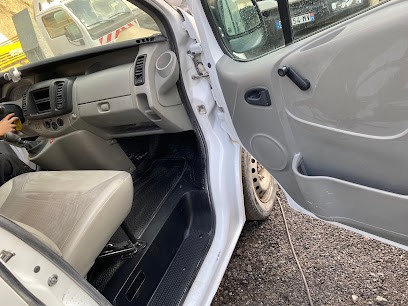 Aziz Skakri | Lavage auto a domicile, Service de Nettoyage à Pieusse