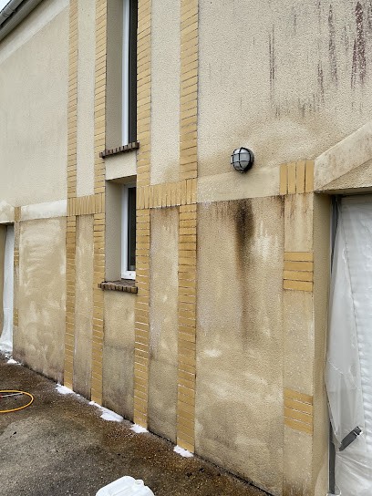 N.C.B.T démoussage traitement de toitures et façades, Service de Nettoyage à Beaurepaire