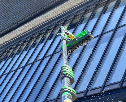 Clair & Net : Lavage de vitres, Lavage de vitres à l’eau pure, Nettoyage vitres, Service de Nettoyage à Clairoix